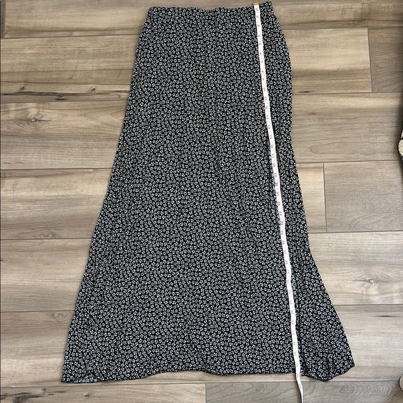 Brandy Melville Black and White A-Line Maxi Skirt with Slit - Picture 2 of 7